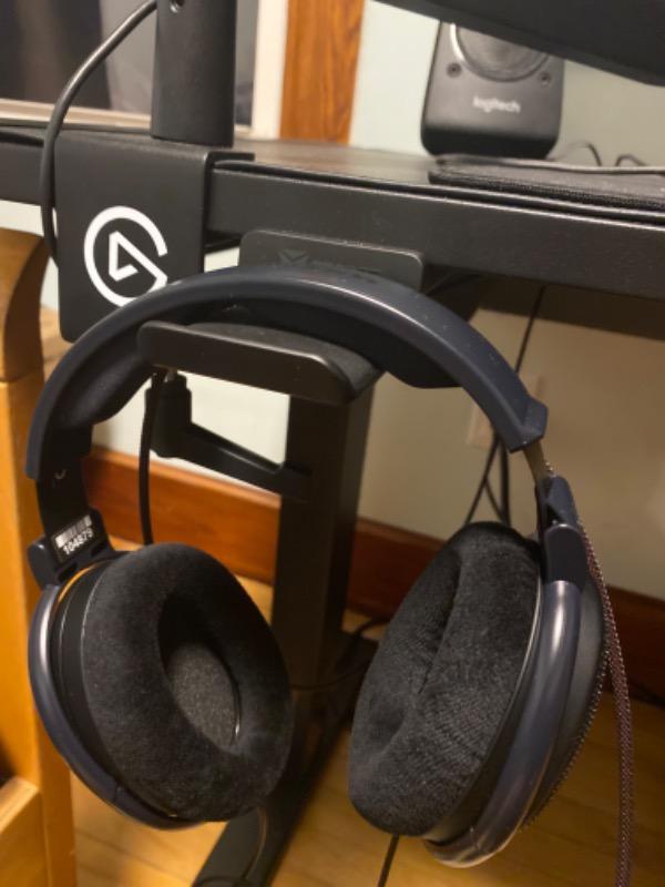 Secretlab Magnetic Headphone Hanger - Customer Photo From Timmy Chen